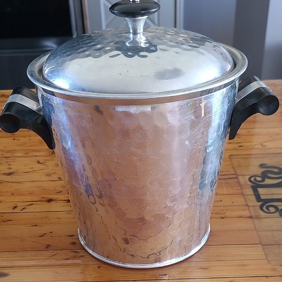 Hammered Silver Ice Bucket Set with Black Handles - Picture 2 of 15